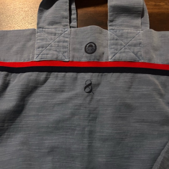 Sundry x Lou & Grey Tote Bag - Picture 2 of 4